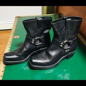 FRYE BOOTS 💚 Leather Harness style